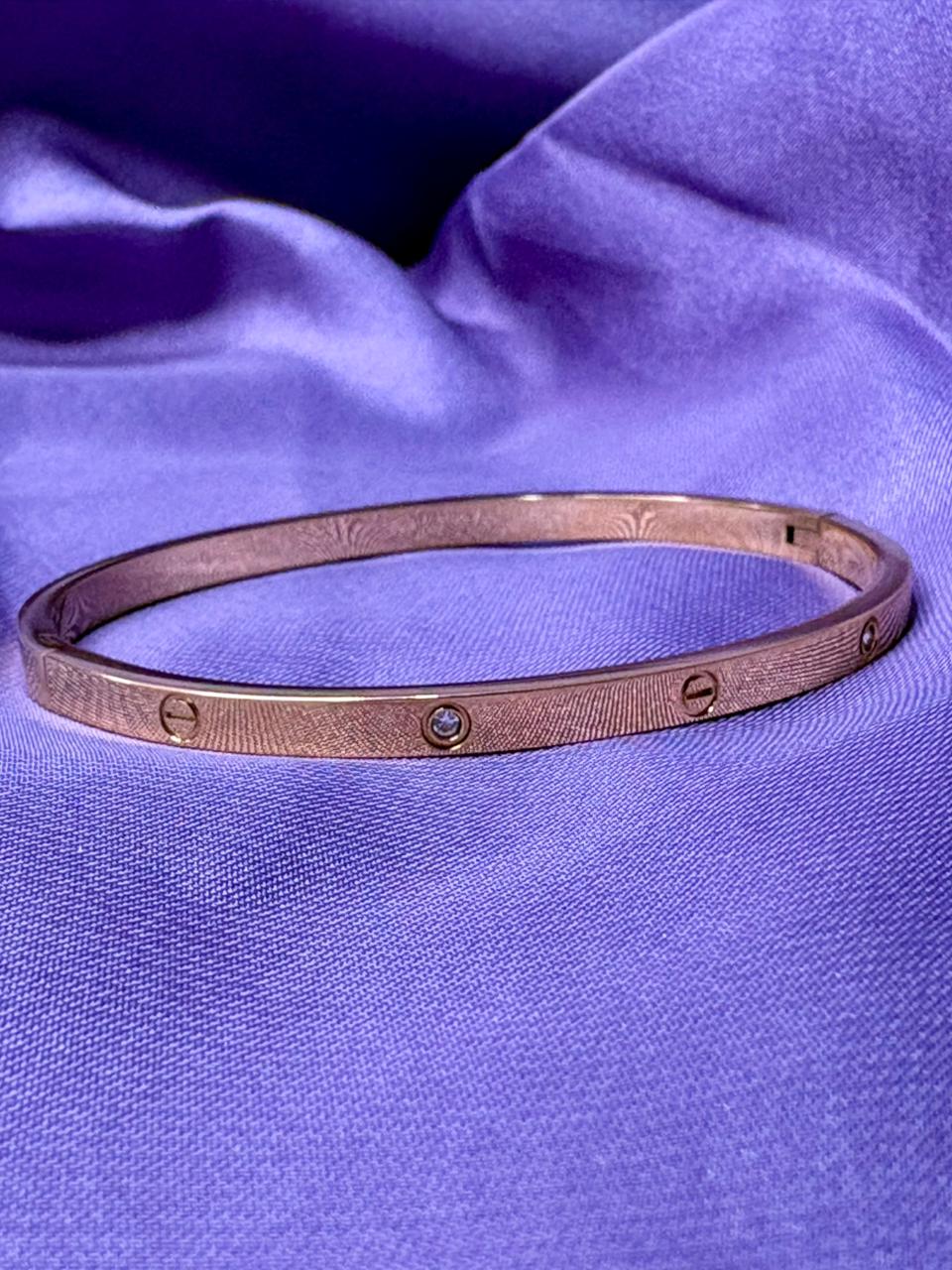 Screw minimal bracelet
